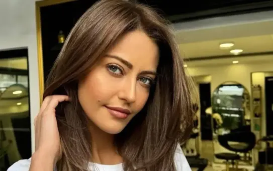 Ünlü oyuncu Umre’den paylaştı! Başörtülü halini gören yoruma sarıldı